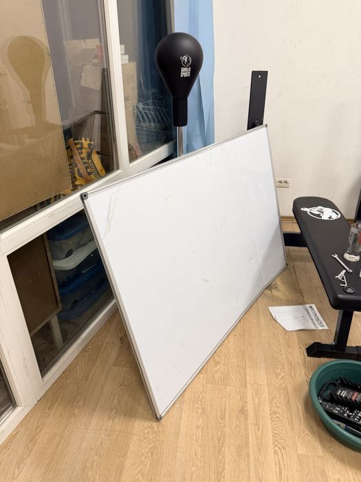 Tabla magnetica de scris 150x100 cm noua dar  stramba de la transport