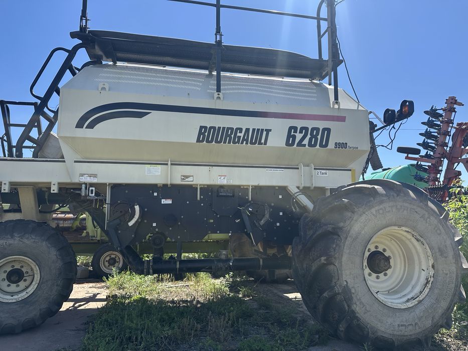 Продам два посевных комплекса Bourgault 8810