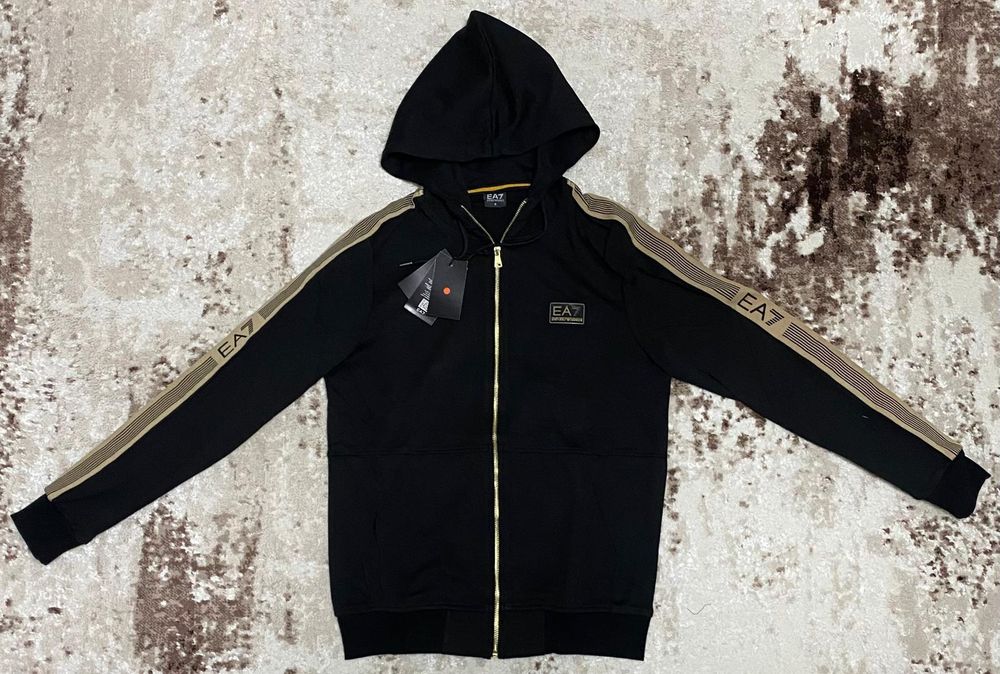 Vând compleu nou de bărbați Emporio Armani EA7