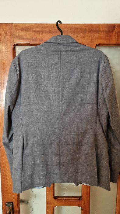 Vând costum bărbați elegant