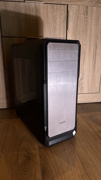 Конфигурация компютър плюс монитор