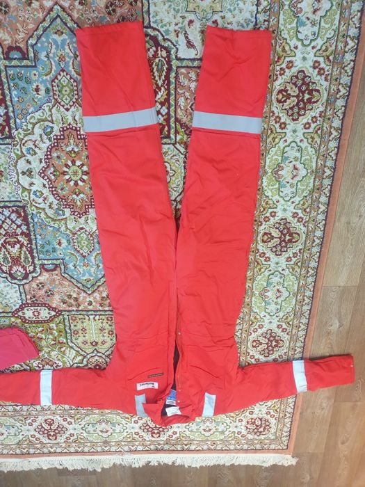 Продам спец одежду