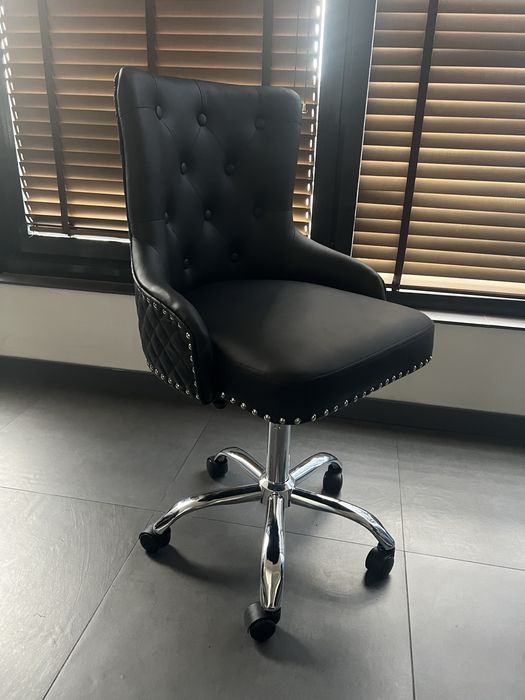 Стол на колелца Lyon с 24 м гаранция и безплатна доставка до офис