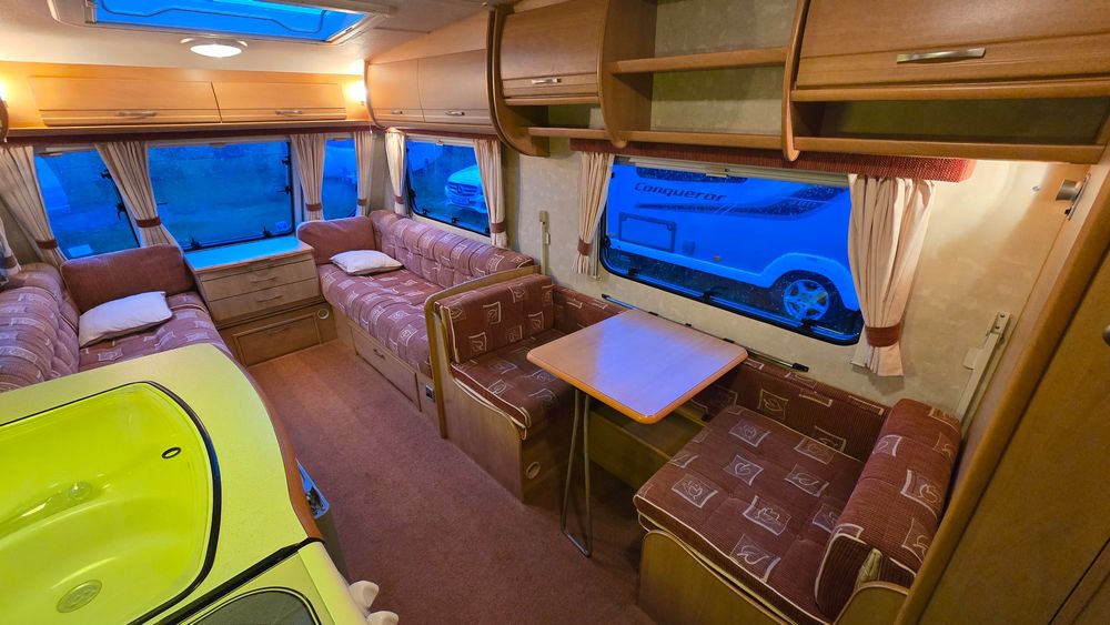 Rulota Swift 2003 (2zone) 4-5 persoane, Off Camping, Cabina dus, Boiler Gaz Truma, Baterie 12v, Inmatriculata Ro