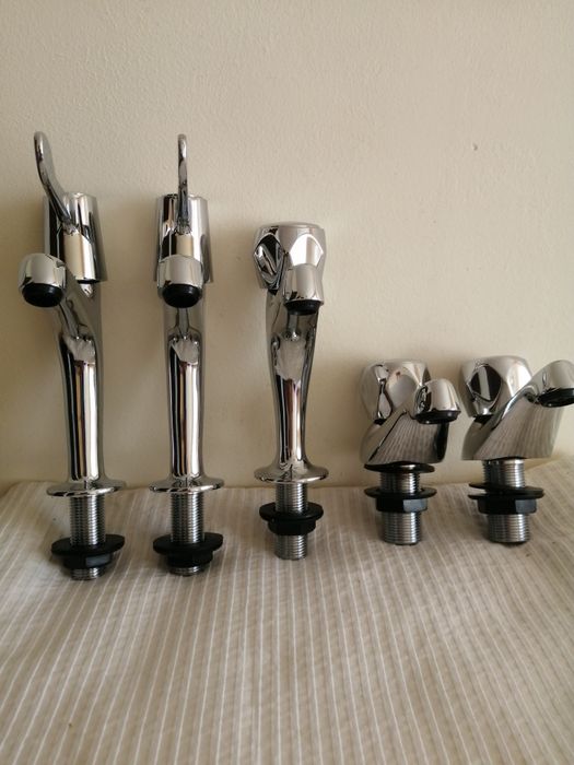 Кранчета за вода, стоящи нови.