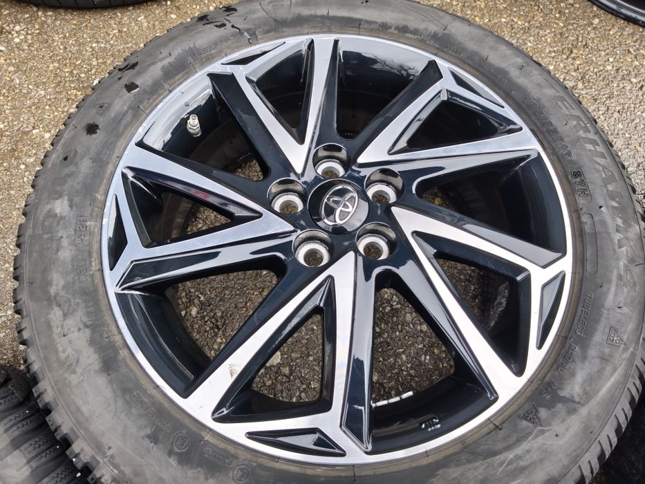 16" оригинални алуминиеви джанти за Toyota Yaris hybrid.