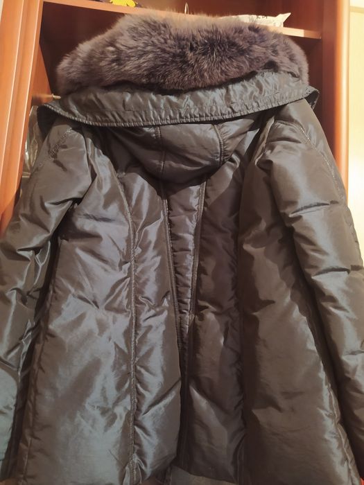 Продам женскую куртку.