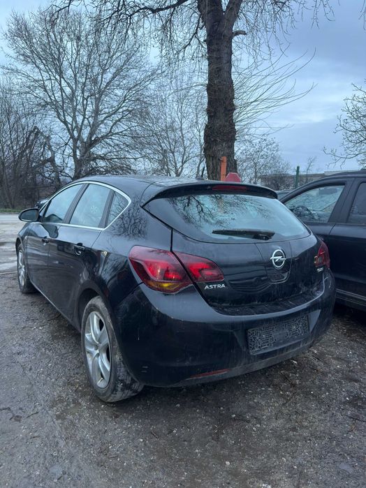 Opel Astra J 1.7CDTi + 1.4i 2009-2016г. на части + други цветове