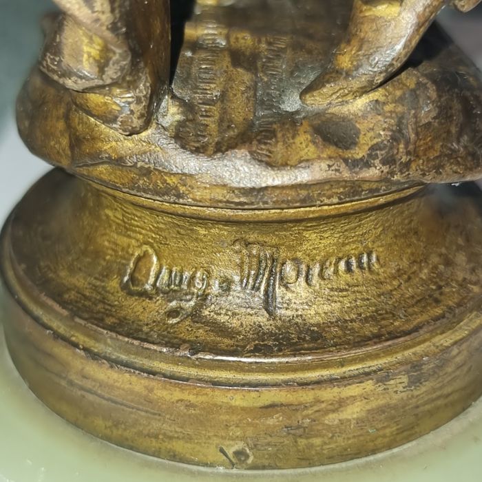 Statuetă din bronz L Eventail semnată Auguste Moreau