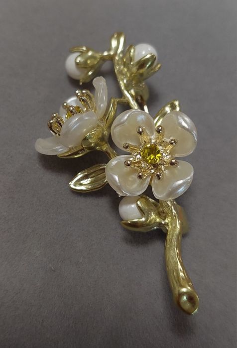 Брошка аксесор - цвете