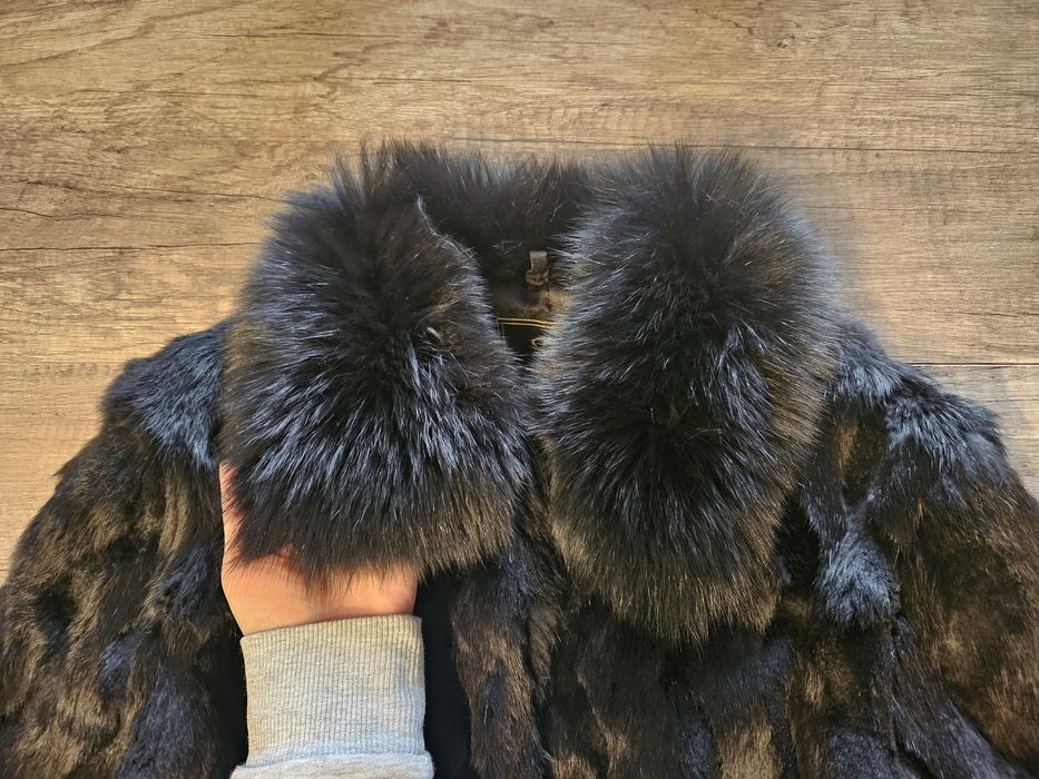 Jacheta  scurta din blana naturala de iepure, neagra 
[5]