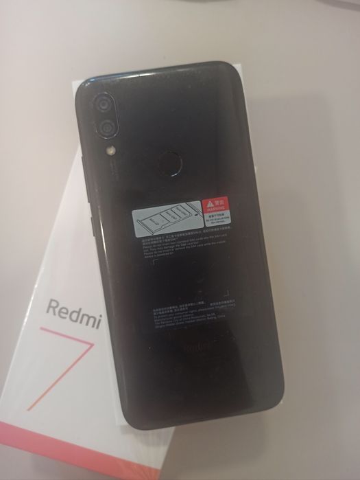 Смартфон Xiaomi Redmi 7