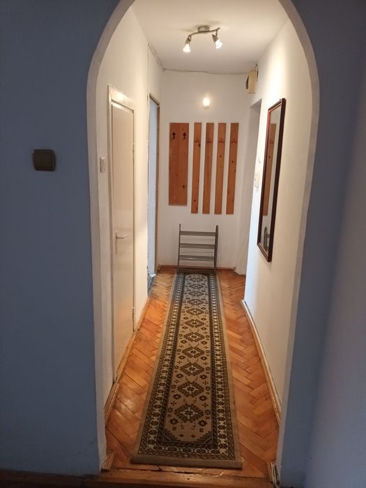 Inchiriez apartament