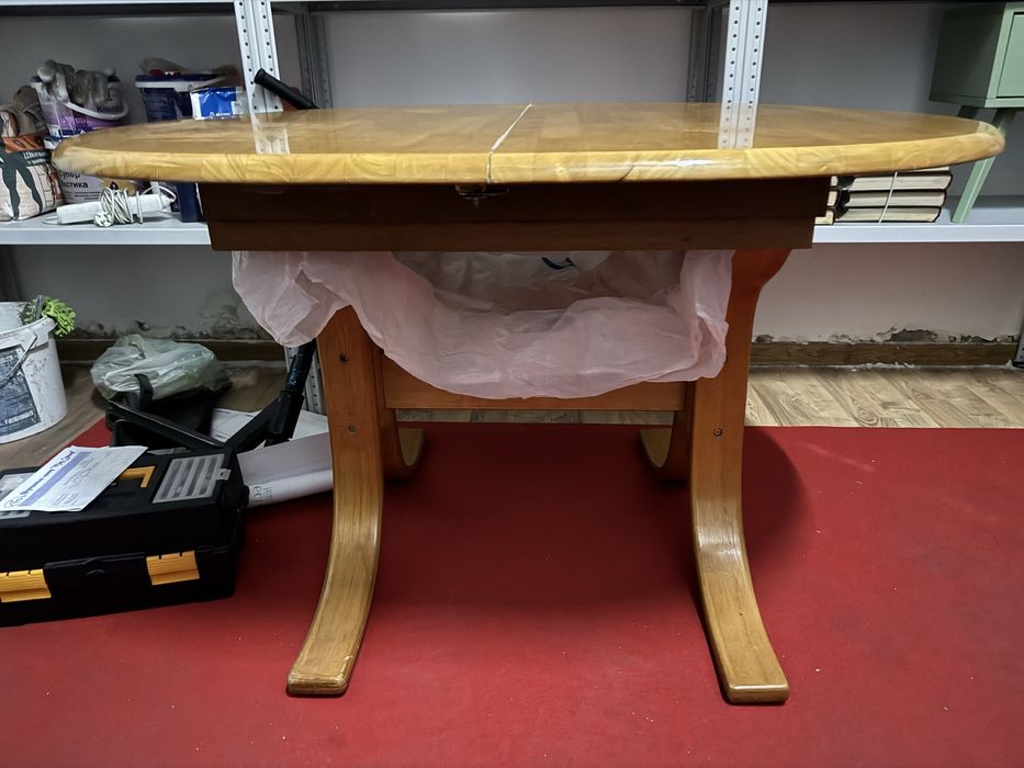 Стол и 6 стульев