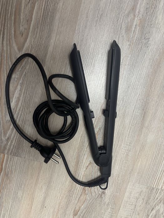 Placă de întins părul Superior – stare foarte bună