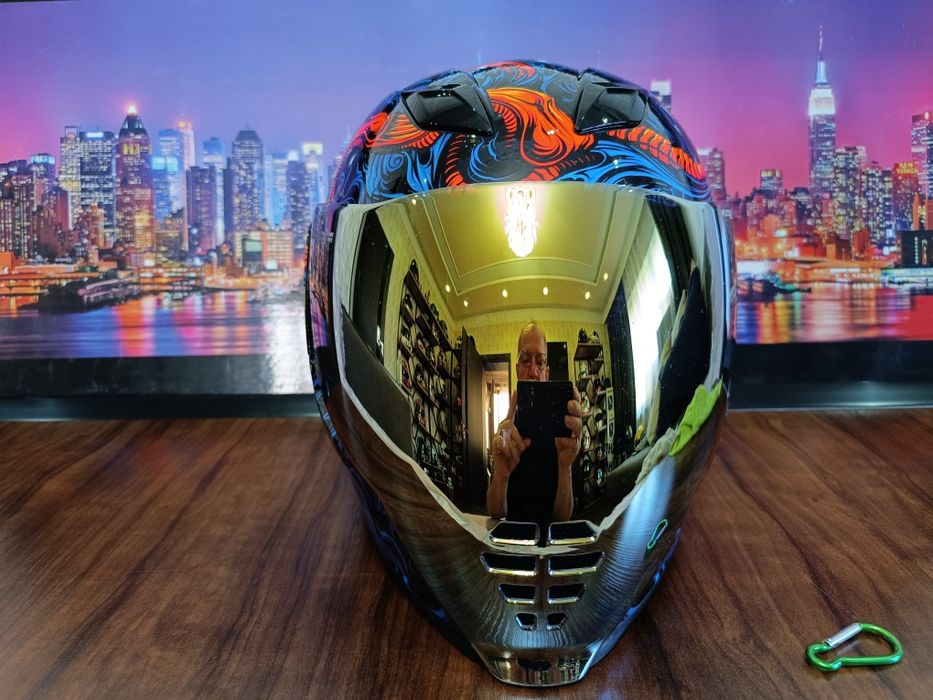 Мото шлем от Американского бренда ICON AIRFLITE