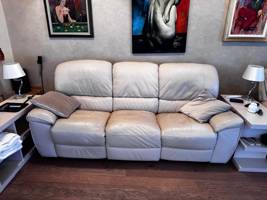 Vand set de canapele de piele,se intind electric.