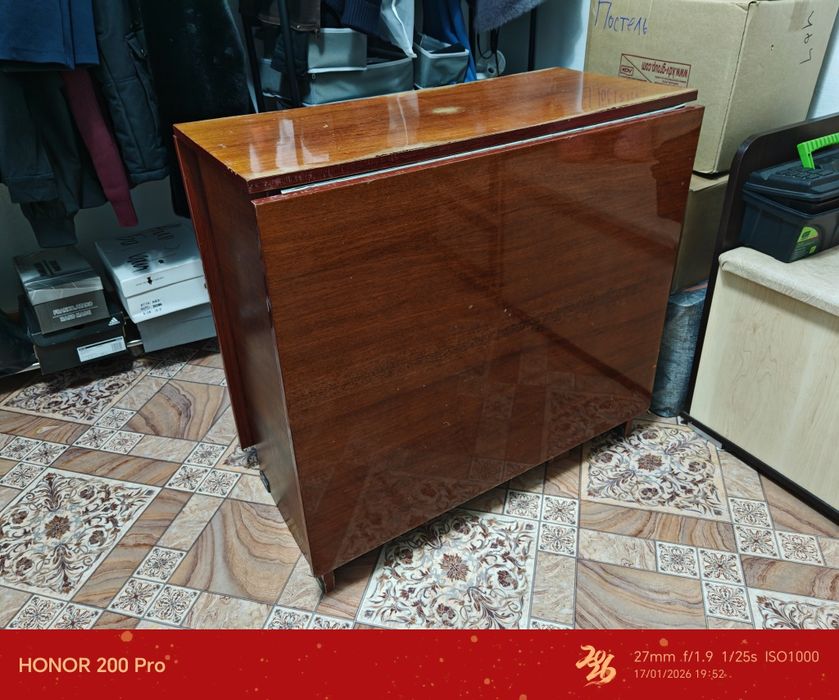 Продам стол книжка б/у 3000