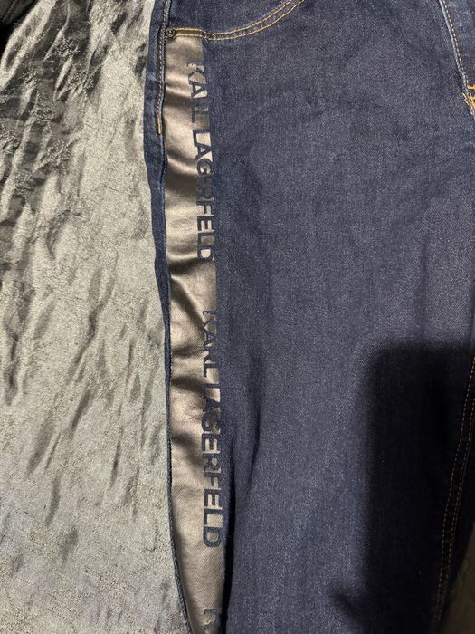 Чисто нови дънки Карл