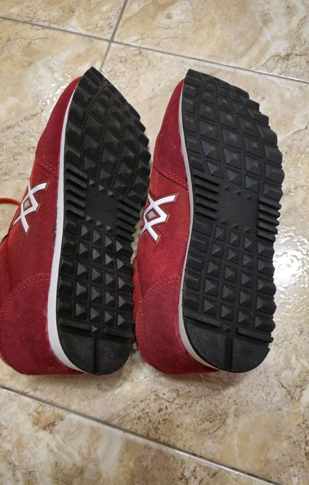 Нови дамски маратонки