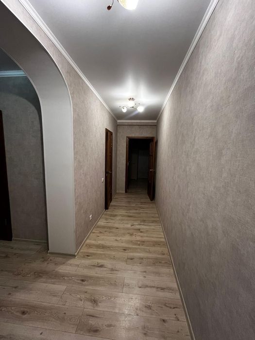 Продам 4 комнатную квартиру