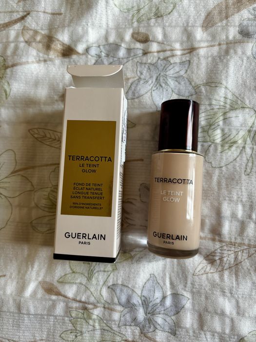 Тональное средство GUERLAIN terracotta le tint glow