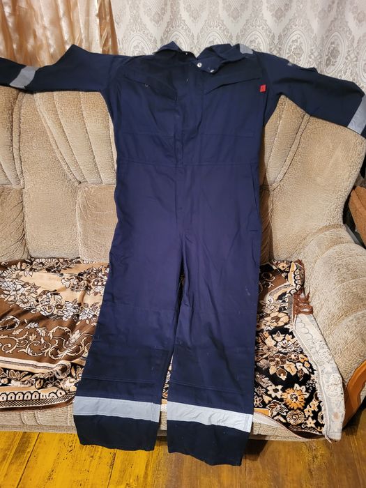 Продаётся зимний и летние комбинезоны