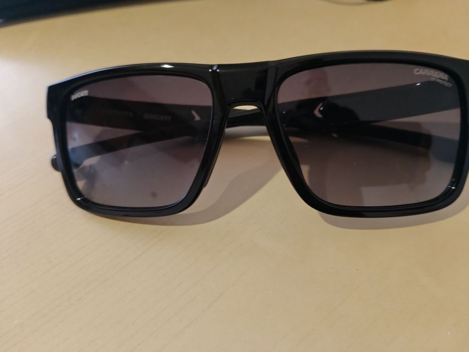 Оригинални слънчеви  очила Carrera Ducati