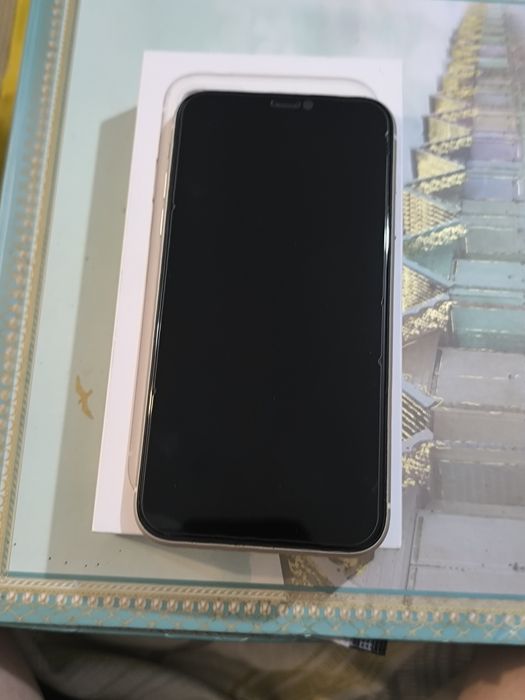 Vând iPhone 11 in stare impecabila