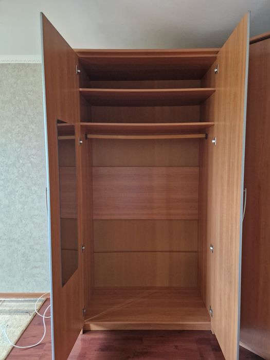 Продам шкаф для одежды