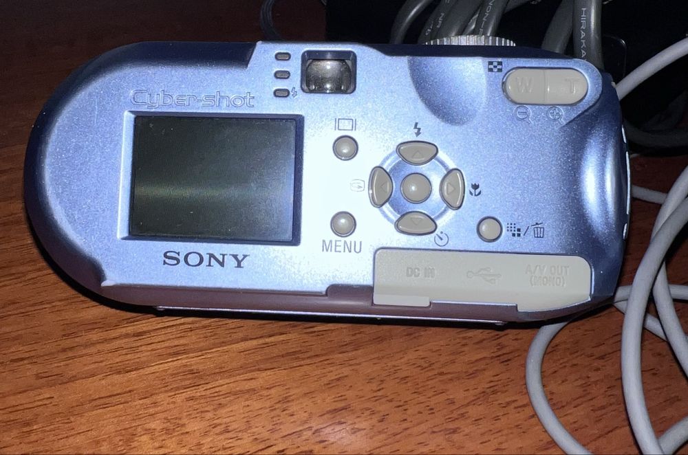 Продам фотоаппарат SONY