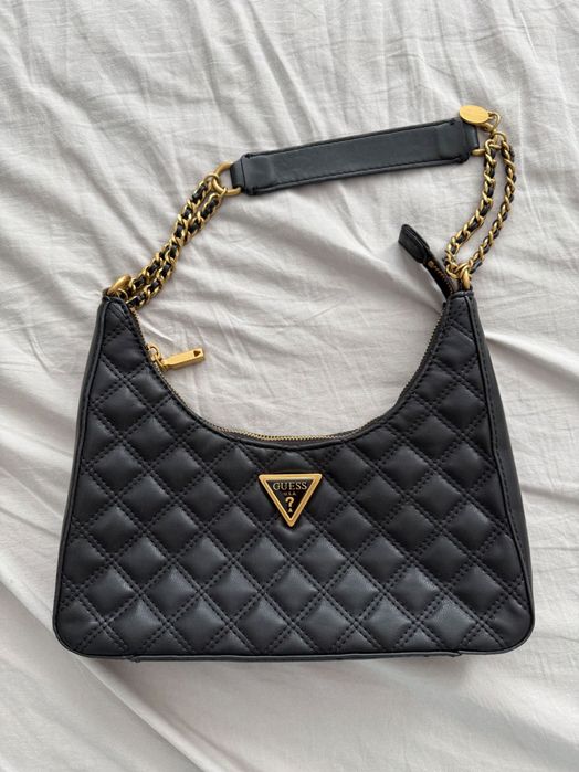 Черна малка чанта Guess