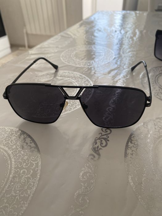 Продам недорого солнечные очки