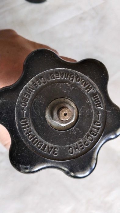 Кранове за вода спирателни и манометри