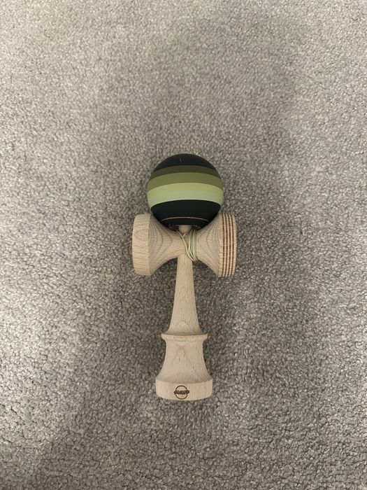 Kendama Sweets Four Piece Dune Turbo – AntiSkid 2.0 (originală)