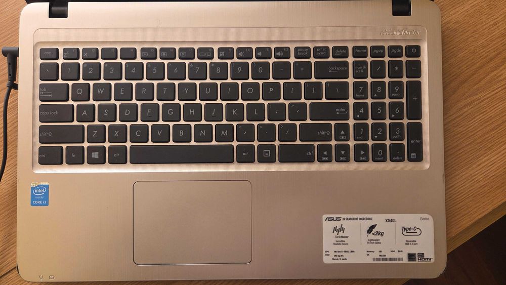 Laptop ASUS X540LA – Intel i3, SSD 240GB, Windows curat, stare bună