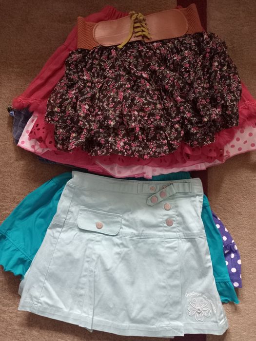 Продам юбочки,платья и другие вещи на 4-12 лет