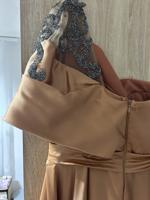 Rochie eleganta lunga culoarea coniac, marimea 42