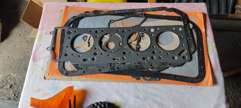 Запчасти на Москвич