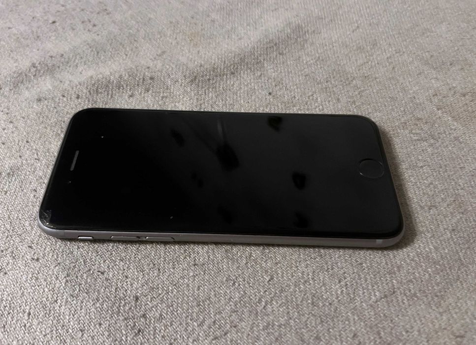 iPhone 6s 32GB Space Gray A1688 iOS 15.8.7 neactivat pentru piese