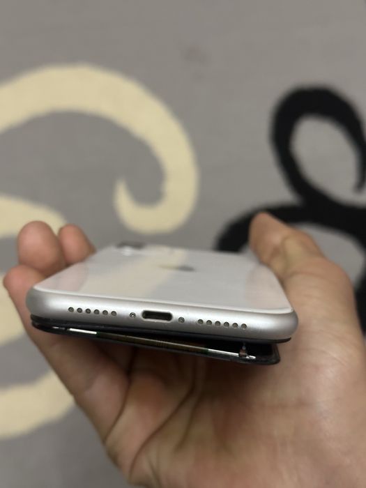 iPhone 11 64 gb white