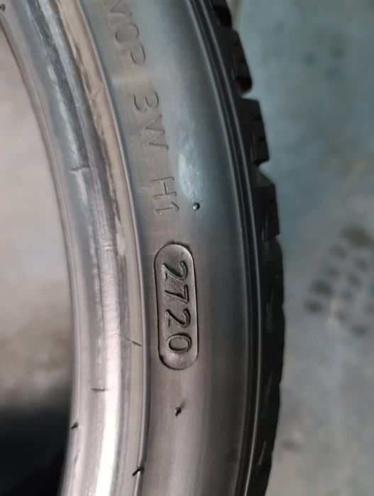 Anvelope de iarnă 235 35 19 Hankook Winter I'cept evo 3 dot 2020
