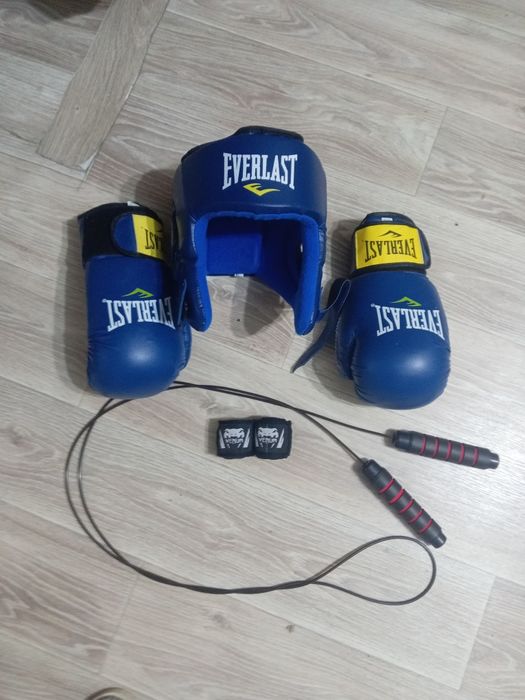 Продам боксерский комплект