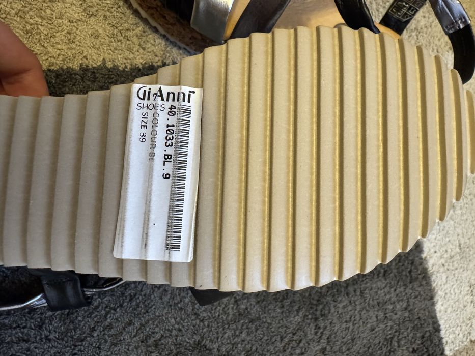 Ежедневни черни дамски сандали от естествена кожа