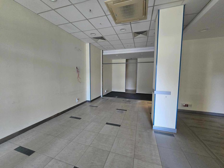 Дава се под наем Магазин в Велико Търново, Център - 117 кв.м за 2800 € - Снимка #6