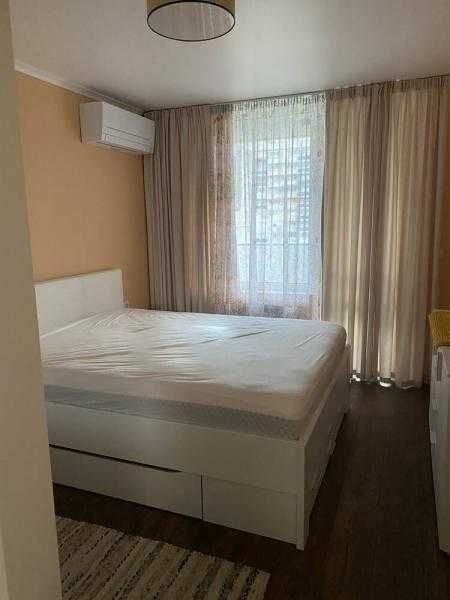 Дава се под наем Двустаен апартамент в Бургас, Славейков - 80 кв.м за 561 € - Снимка #4