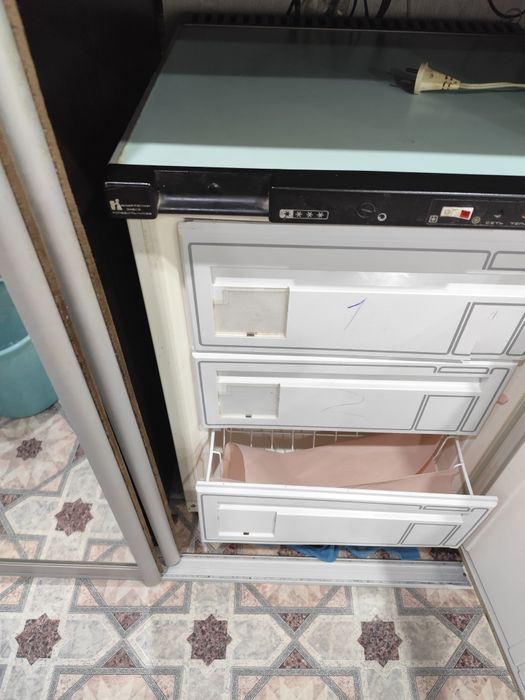 Продам морозильную камеру