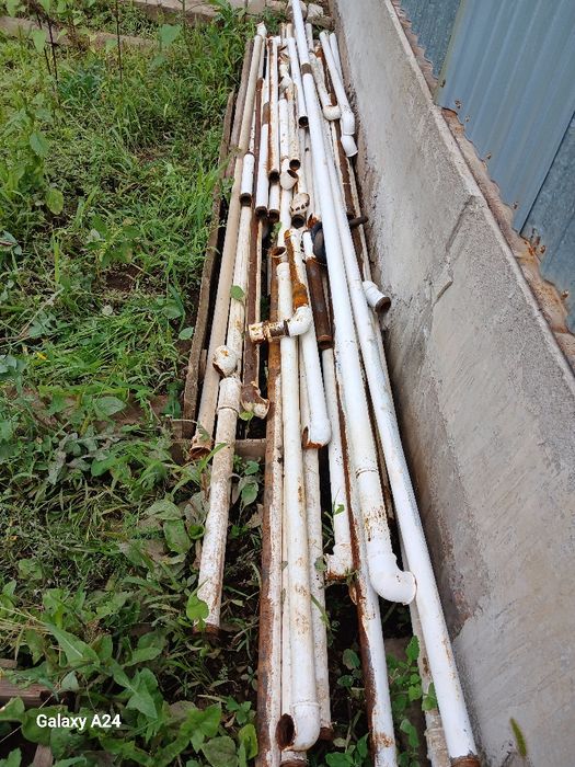 Продам вытяжку  и трубы металл