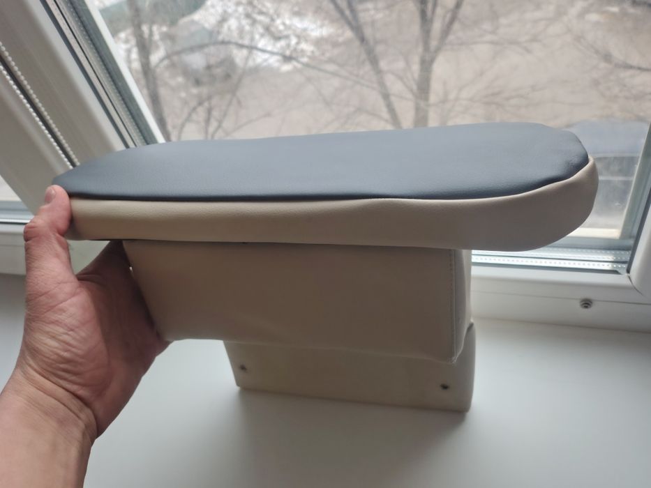 Продам подлокотник для газели