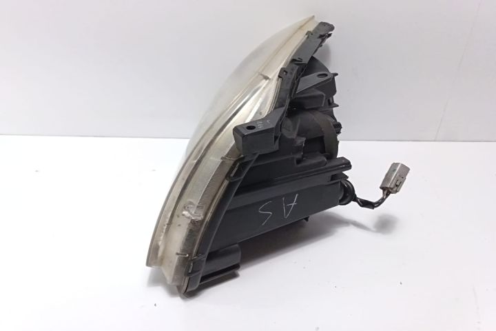 Far dreapta Toyota Avensis a 2-a generatie T25